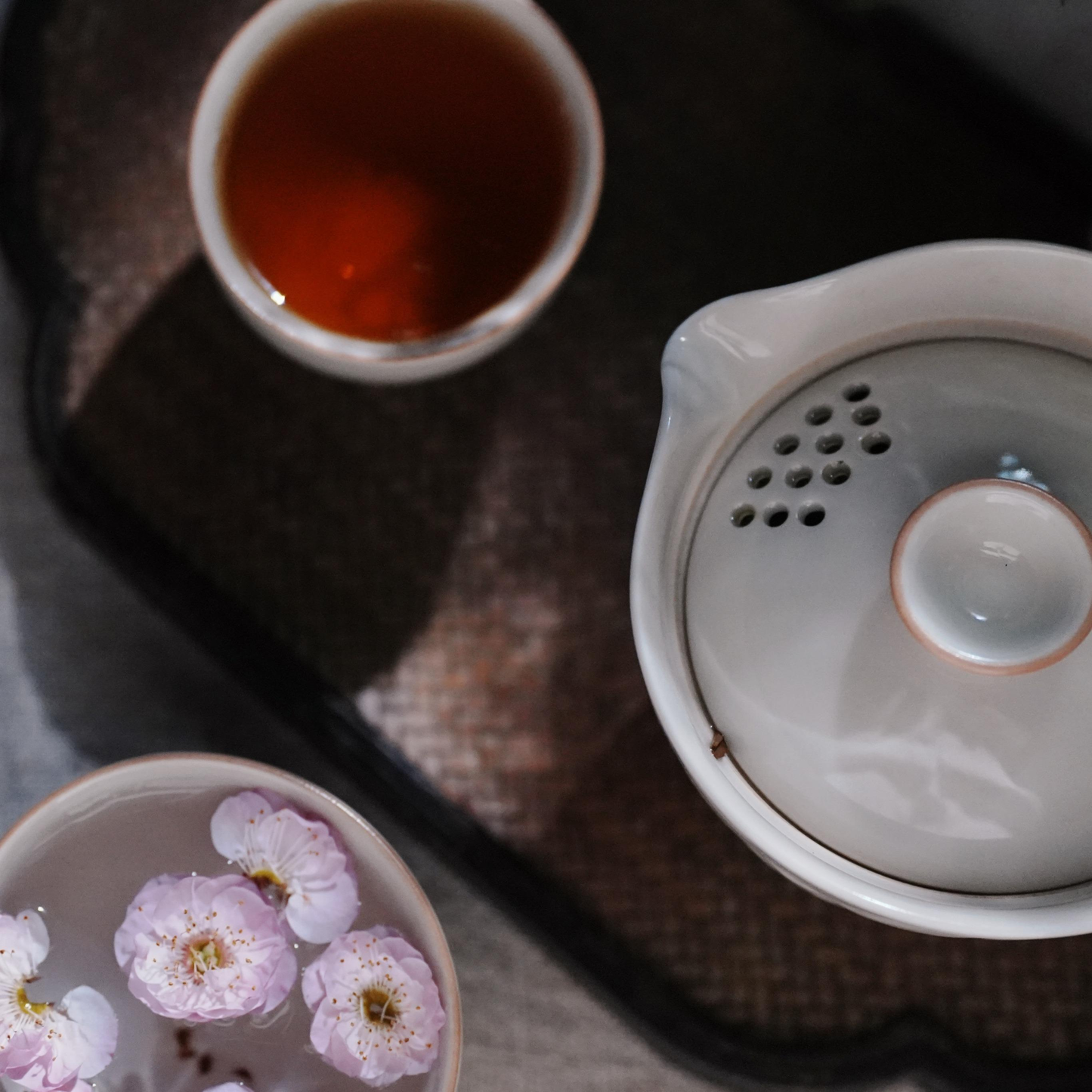 Covered bowl Porcelain Quick Guest Cup,and Cup Set Small Teaset with Lid for Home Gifting Outdoor and Office(Gray)
