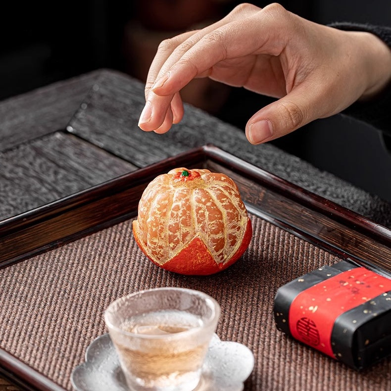 Orange Shape Resin Tea Pet, Color Changing with Hot Tea, Meaning Good Luck & Fortune, Fun Novelty Gift for Tea Lovers